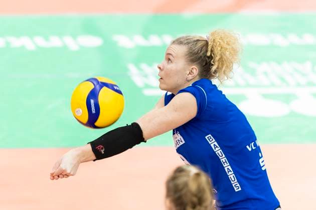 1. Volleyball Bundesliga Frauen: Schwarz-Weiss Erfurt vs. VC Wiesbaden; Erfurt; 28.12.2024 Rene Sain ( 9; VC Wiesbaden) 1. Volleyball Bundesliga Frauen: Schwarz-Weiss Erfurt vs. VC Wiesbaden; Riethsporthalle Erfurt; 28.12.2024 Copyright: xBEAUTIFULxSPORTS Duehringx