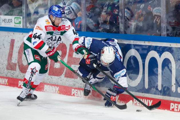 Sport Themen der Woche KW52 Sport Bilder des Tages Nolan Zajac 44 (Augsburger Panther), Iserlohn Roosters vs. Augsburger Panther, Eishockey, 31. Spieltag, Penny-DEL, 28.12.2024 Iserlohn Nordrhein-Westfalen Deutschland *** Nolan Zajac 44 Augsburger Panther , Iserlohn Roosters vs Augsburger Panther, Ice Hockey, Matchday 31, Penny DEL, 28 12 2024 Iserlohn Nordrhein Westfalen Germany Copyright: xkolbert-press JanxBrüggemannx