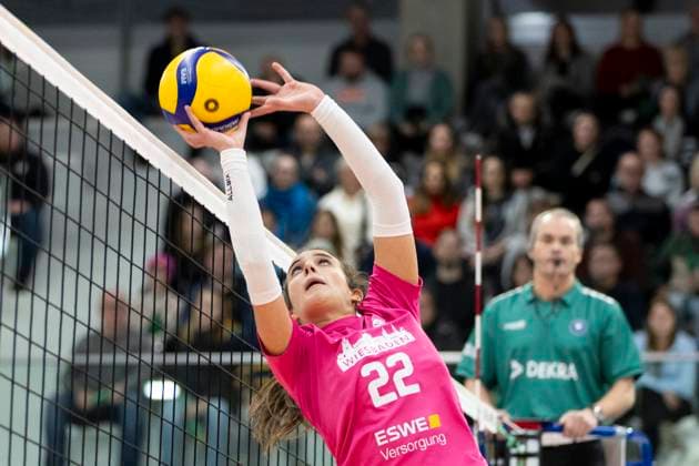 1. Volleyball Bundesliga Frauen: Schwarz-Weiss Erfurt vs. VC Wiesbaden; Erfurt; 28.12.2024 Ana-Marija Jonjev ( 22; VC Wiesbaden) 1. Volleyball Bundesliga Frauen: Schwarz-Weiss Erfurt vs. VC Wiesbaden; Riethsporthalle Erfurt; 28.12.2024 Copyright: xBEAUTIFULxSPORTS Duehringx