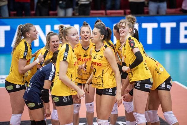 Gute Laune vor dem Spiel beim Team des VfB Suhl GER, Allianz MTV Stuttgart - VfB Suhl LOTTO Thueringen, Volleyball Bundesliga, VBL, Spielzeit 2024 2025, 28.12.2024 GER, Allianz MTV Stuttgart - VfB Suhl LOTTO Thueringen, Volleyball Bundesliga, VBL, Spielzeit 2024 2025, 28.12.2024 Stuttgart Copyright: xSandyxDinkelackerx EP_SDR