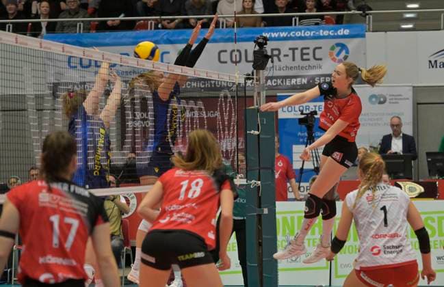 29.12.2024, Dresdens Emma Clothier schmettert, Volleyball, 1. Bundesliga, Dresdner SC - SSC Schwerin 0:3, (c) Dresden