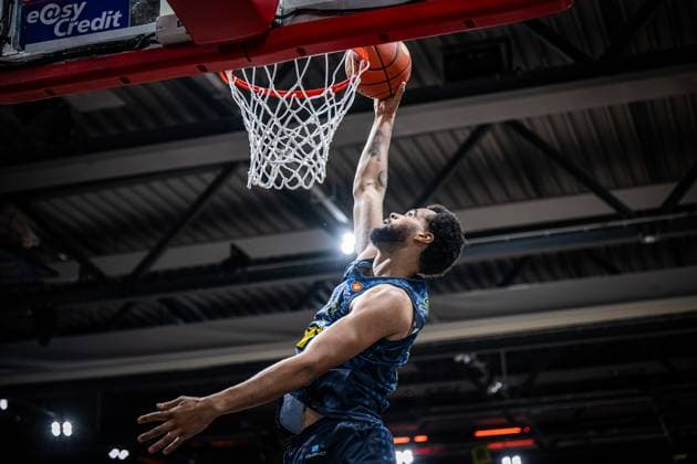 1. Basketball Bundesliga, easyCredit BBL, Saison 2024 2025, Herren, Hauptrunde, 14. Spieltag, 29.12.2024, RASTA Vechta - EWE Baskets Oldenburg Norris Agbakoko ( 17 - EWE Baskets Oldenburg) beim Dunk Vechta RASTA Dome Niedersachsen Deutschland