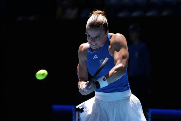 Sport Themen der Woche KW01 Sport Bilder des Tages TENNIS UNITED CUP PERTH, Maria Sakkari of Greece in action against Elena Rybakina of Kazakhstan during their group stage match of the 2025 United Cup at RAC Arena in Perth, Monday, December 30, 2024. ( NO ARCHIVING, EDITORIAL USE ONLY, NO USE IN BOOKS WITHOUT CONSENT PERTH WESTERN AUSTRALIA AUSTRALIA WANGARA  Copyright: xRICHARDxWAINWRIGHTx 20241230143919393010