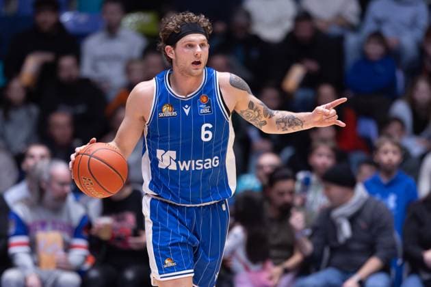 Frankfurt Skyliners - FC Bayern München Basketball, easy-Credit BBL Booker Coplin (Frankfurt Skyliners, 6). easyCredit-BBL-Spiel zwischen den Frankfurt Skyliners und dem FC Bayern München Basketball am 29. Dezember 2024 in der Süwag Energie ARENA in Frankfurt am Main., Frankfurt am Main Hessen Deutschland Süwag Energie ARENA