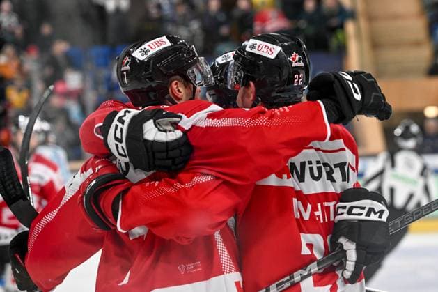 DAVOS, SWITZERLAND - DECEMBER 30: Daniel Carr of Team Canada celebrates his goal during the Spengler Cup Davos Semifinals match between Team Canada and Straubing Tigers at Eisstadion Davos on December 30, 2024 in Davos, Switzerland. Davos Eisstadion Davos Graubunden Switzerland Copyright: xJustPictures.ch AndreaxBrancax jp-en-EuSpIm-SpenglerCup_Canada_01508
