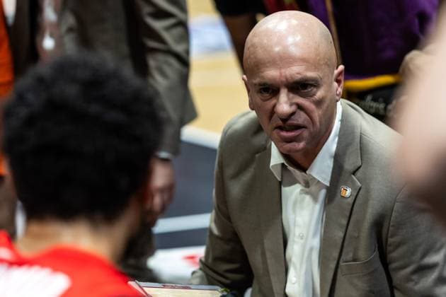 easyCredit Basketball Bundesliga, BBL, Saison 2024 2025, Herren. 30.12.2024, Niners Chemnitz - Syntainics MBC, Rodrigo Pastore (Head Coach), Niners Chemnitz Copyright. Alexander Trienitz.