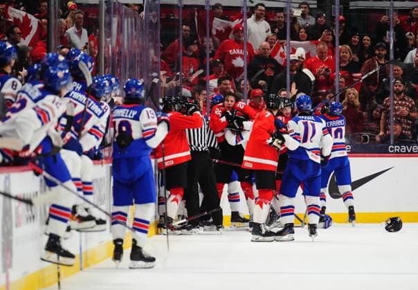 December 31, 2024, Ottawa, On, Canada: Canada and United States players rough it up a the end of first period IIHF World Junior Hockey Championship tournament action in Ottawa on Tuesday, Dec. 31, 2024. Canada News - December 31, 2024  - ZUMAc35_ 20241231_zaf_c35_027 Copyright: xSeanxKilpatrickx