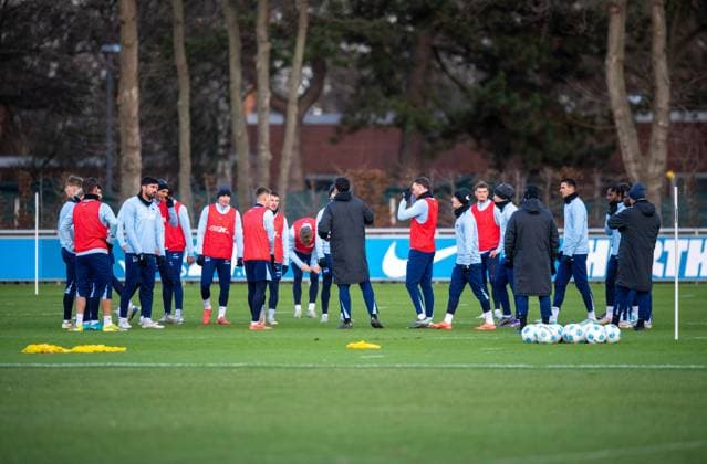 Fussball, Herren, Saison 2024 25, 2. Bundesliga, Hertha BSC, Training, Ansprache im Kreis, 02.01. 2025,