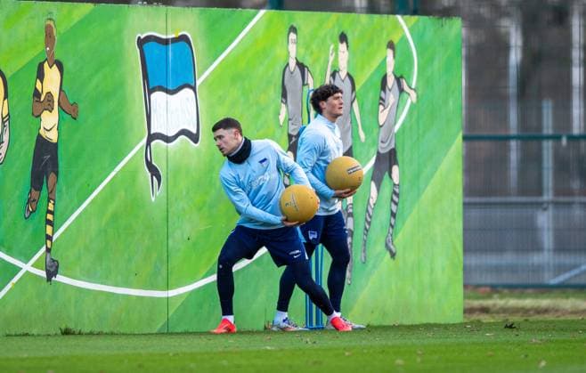 Fussball, Herren, Saison 2024 25, 2. Bundesliga, Hertha BSC, Training, v.l. Linus Gechter (Hertha BSC), Fabian Reese (Hertha BSC), 02.01. 2025,