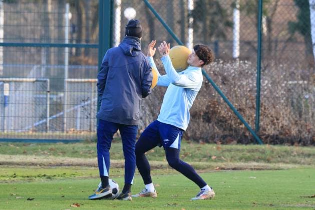 DEU, DFL, 2. FBL Hertha BSC, Training, 02.01.2025, Sportforum, Berlin, DEU, DFL, 2. FBL Hertha BSC, Training, im Bild Fabian Reese (Hertha BSC Berlin 11), Linus Gechter (Hertha BSC Berlin 44) DFL - regulations prohibit any use of Photographs as image sequences and or quasi-video Foto: Juergen Engler nordphoto GmbH