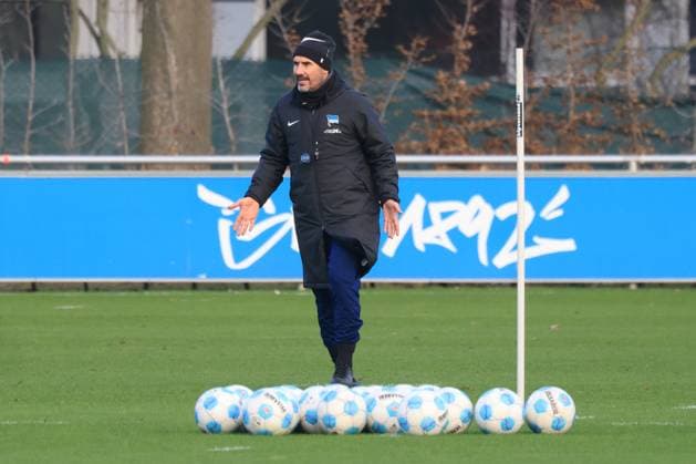 DEU, DFL, 2. FBL Hertha BSC, Training, 02.01.2025, Sportforum, Berlin, DEU, DFL, 2. FBL Hertha BSC, Training, im Bild Cheftrainer Cristian Fiel (Hertha BSC Berlin) DFL - regulations prohibit any use of Photographs as image sequences and or quasi-video Foto: Juergen Engler nordphoto GmbH