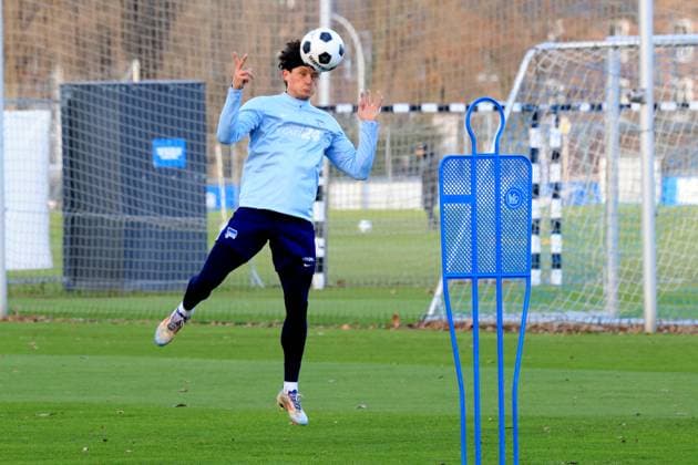 Sport Bilder des Tages DEU, DFL, 2. FBL Hertha BSC, Training, 02.01.2025, Sportforum, Berlin, DEU, DFL, 2. FBL Hertha BSC, Training, im Bild Fabian Reese (Hertha BSC Berlin 11) DFL - regulations prohibit any use of Photographs as image sequences and or quasi-video Foto: Juergen Engler nordphoto GmbH