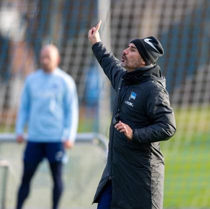 Fussball, Herren, Saison 2024 25, 2. Bundesliga, Hertha BSC, Training, Trainer Cristian Fiel (Hertha BSC), 02.01. 2025,