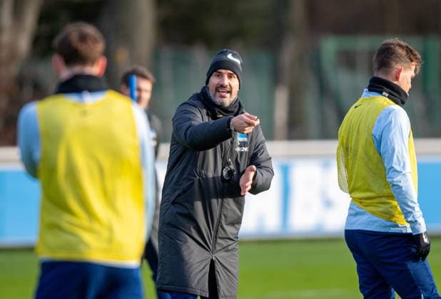 Fussball, Herren, Saison 2024 25, 2. Bundesliga, Hertha BSC, Training, Trainer Cristian Fiel (Hertha BSC), 02.01. 2025,