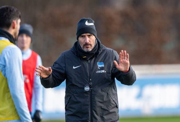 Fussball, Herren, Saison 2024 25, 2. Bundesliga, Hertha BSC, Training, Trainer Cristian Fiel (Hertha BSC), 02.01. 2025,