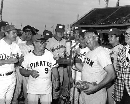 Archivbilder der Woche SPORT KW01 congressional baseball game UNITED STATES: Republican Manager Silvo Conte, R-Mass, holds the Roll Call trophy after winning the Congressional Baseball Game of 1974. Speaker Carl Albert, D-Okla., stands at left. Republicans won 7-3. (Mickey Senko CQ Roll Call File Photo) WASHINGTON DC UNITED STATES EDITORIAL USE ONLY Copyright: x x2014xCQ-RollxCall,xInc.x CongressionalxQuarterlyx rollcallpix084069