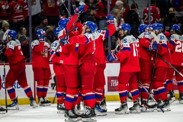 250103 Petr Sikora of Czech Republic celebrates with team mates after the 2025 IIHF World Junior Championship quarterfinal game between Czech Republic and Canada on January 3, 2025 in Ottawa. Photo: Mathias Bergeld BILDBYRAN kod MB MB1042 ishockey Ice hockey, Eishockey jvm junior-vm u20 2025 iihf world junior championship world juniors kvartsfinal quarterfinal quarterfinals tjeckien czech republic canada kanada 8 bbeng jubel Copyright: MATHIASxBERGELD BB250103MB011