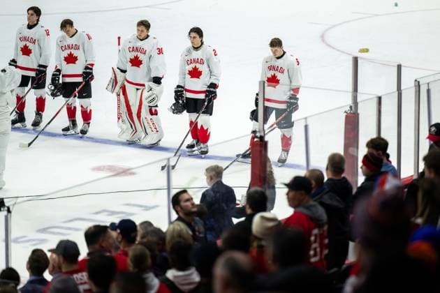 Sport Bilder des Tages 250103 Jett Luchanko, Bradly Nadeau, goaltender Carter George and Oliver Bonk of Canada look dejected after the 2025 IIHF World Junior Championship quarterfinal game between Czech Republic and Canada on January 3, 2025 in Ottawa. Photo: Mathias Bergeld BILDBYRAN kod MB MB1042 ishockey Ice hockey, Eishockey jvm junior-vm u20 2025 iihf world junior championship world juniors kvartsfinal quarterfinal quarterfinals tjeckien czech republic canada kanada 8 bbeng depp Copyright: MATHIASxBERGELD BB250103MB024