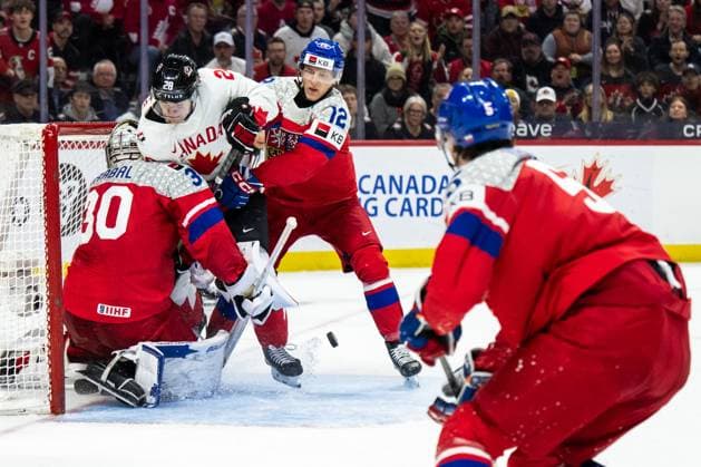 250103 Goaltender Michael Hrabal and Eduard Sale of Czech Republic compete for the puck with Mathieu Cataford of Canada during the 2025 IIHF World Junior Championship quarterfinal game between Czech Republic and Canada on January 3, 2025 in Ottawa. Photo: Mathias Bergeld BILDBYRAN kod MB MB1042 ishockey Ice hockey, Eishockey jvm junior-vm u20 2025 iihf world junior championship world juniors kvartsfinal quarterfinal quarterfinals tjeckien czech republic canada kanada 8 bbeng Copyright: MATHIASxBERGELD BB250103MB041