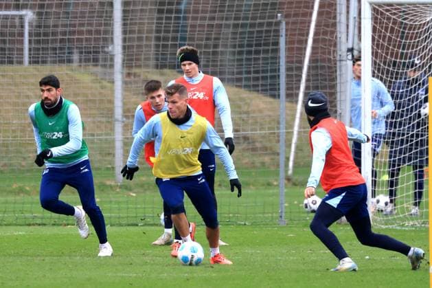 DEU, DFL, 2. FBL Hertha BSC, Training, 03.01.2025, Sportforum, Berlin, DEU, DFL, 2. FBL Hertha BSC, Training, im Bild Florian Niederlechner (Hertha BSC Berlin 7), Andreas Bouchalakis (Hertha BSC Berlin 5), Gustav Christensen (Hertha BSC Berlin 26), Luca Schuler (Hertha BSC Berlin 18) DFL - regulations prohibit any use of Photographs as image sequences and or quasi-video Foto: Juergen Engler nordphoto GmbH
