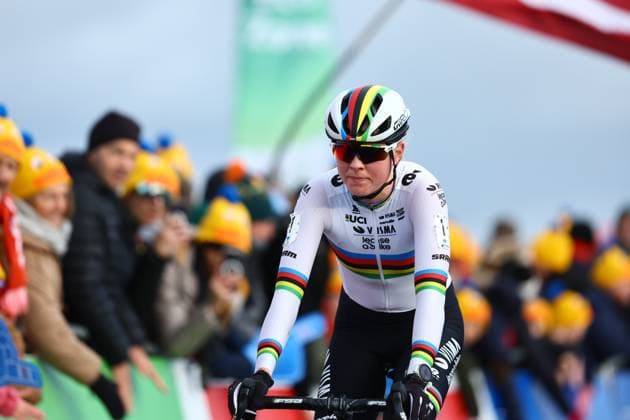Dutch Fem Van Empel pictured during the women s elite race at the World Cup cyclocross cycling event in Dendermonde, Belgium, stage 9 (out of 12) of the UCI World Cup cyclocross competition, Friday 03 January 2025. DAVIDxPINTENS  x109566228x