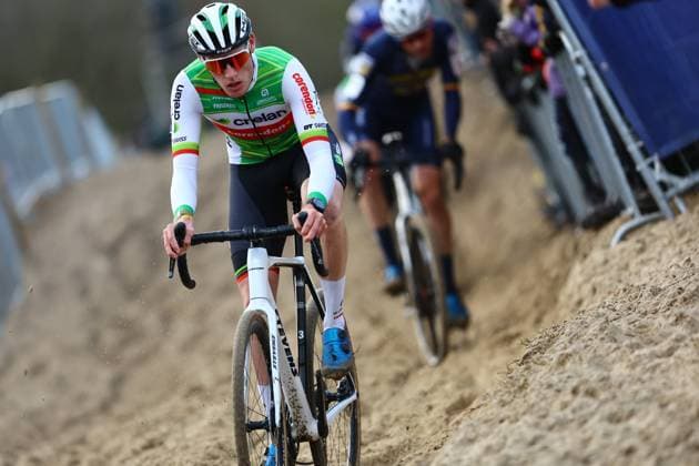 Belgian Laurens Sweeck pictured in action during the men s elite race at the World Cup cyclocross cycling event in Dendermonde, Belgium, stage 9 (out of 12) of the UCI World Cup cyclocross competition, . DAVIDxPINTENS  x109570196x