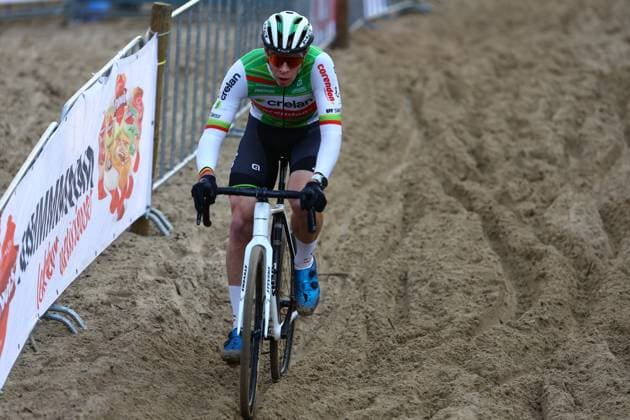Belgian Laurens Sweeck pictured in action during the men s elite race at the World Cup cyclocross cycling event in Dendermonde, Belgium, stage 9 (out of 12) of the UCI World Cup cyclocross competition, . DAVIDxPINTENS  x109570833x