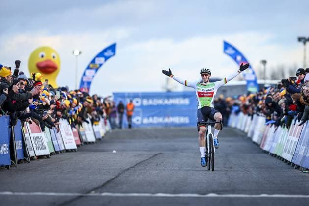 Belgian Laurens Sweeck celebrates as he crosses the finish line to win the men s elite race of the Duinencross cyclocross cycling event on Friday 03 January 2025 in Koksijde, stage 6 8 in the X2O Badkamers Trofee Veldrijden competition. DAVIDxPINTENS  x109577391x