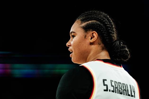 FRA, Paris, Olympischen Spiele Paris 2024, (07.08.2024, Basketball Damen Viertelfinale Deutschland - Frankreich, Bercy Arena) Satou Sabally (Deutschland, 0) Copyright: HMBxMedia SteffiexWunderl