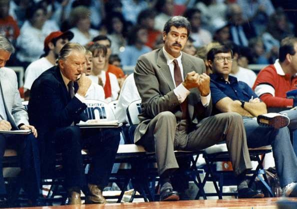 Archivbilder der Woche SPORT KW01 Phil Jackson s tribute to revered Bulls assistant Johnny Bach Bulls assistant coach Johnny Bach, left, and head coach Phil Jackson during the Bulls vs. New Jersey at Assembly Hall on Oct. 24, 1989 in Champaign, Ill. (Jose More Chicago Tribune TNS) Champaign IL USA EDITORIAL USE ONLY Copyright: xx 1179640 JosexMorex krtphotoslive743364