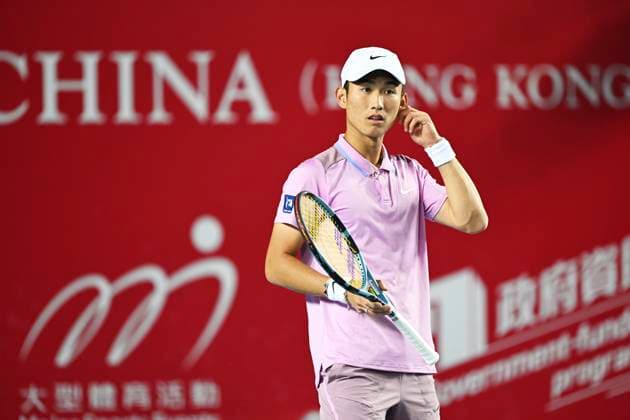 Tennis, ATP-Turnier in Hongkong HONG KONG, CHINA - JANUARY 03: Shang Juncheng of China competes in the Men s Singles Quarterfinal match against Fabian Marozsan of Hungary on day 6 of 2025 ATP, Tennis Herren Hong Kong Tennis Open at Victoria Park Tennis Stadium on January 3, 2025 in Hong Kong, China.  Copyright: xVCGx 111540078423
