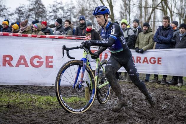 Sport Bilder des Tages Dutch Lars Van Der Haar pictured in action during the men elite race at the cyclocross cycling event in Gullegem on Saturday 04 January 2025, stage 7 8 in the Superprestige cyclocross cycling competition DAVIDxPINTENS  x109629805x