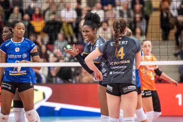 Danielle Harbin (SC Potsdam, 03) - Jubel, Freiude GER, Allianz MTV Stuttgart - SC Potsdam, Volleyball Bundesliga, VBL, Spielzeit 2024 2025, 04.01.2025 GER, Allianz MTV Stuttgart - SC Potsdam, Volleyball Bundesliga, VBL, Spielzeit 2024 2025, 04.01.2025 Stuttgart Copyright: xSandyxDinkelackerx EP_SDR