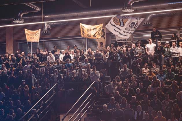 Halbfinale Ringer Bundesliga - KSC Hösbach vs. SC Siegfried Kleinostheim Die Fans des SC Kleinostheim während des Halbfinal-Kampfes der Deutschen Mannschaftsmeisterschaft zwischen dem KSC Hösbach und dem SC Siegfried Kleinostheim in der Birtat Ringer-Bundesliga am 04.01.2025 in Elsenfeld, Deutschland. (