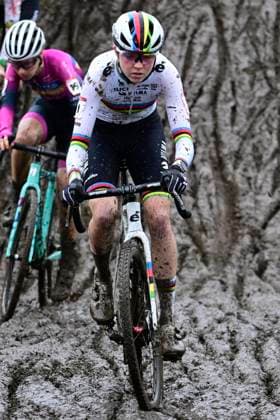 UCI Cyclocross World Cup Dendermonde 2025 DENDERMONDE, BELGIUM - JANUARY 05 : Van Empel Fem (NED) of Visma Lease A Bike during the 9th leg of the UCI Cyclocross World Cup series 2024-2025 in Dendermonde, Belgium, 05 01 2025 Dendermonde Belgium  Copyright: xPeterxDexVoechtx