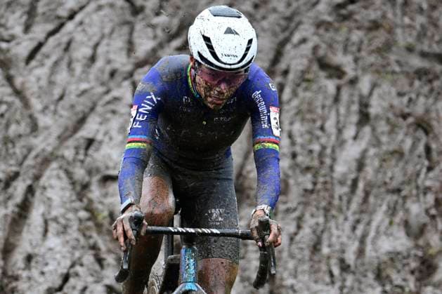 UCI Cyclocross World Cup Dendermonde 2025 DENDERMONDE, BELGIUM - JANUARY 05 : Alvarado Ceylin Del Carmen (NED) of Alpecin-Deceuninck during the 9th leg of the UCI Cyclocross World Cup series 2024-2025 in Dendermonde, Belgium, 05 01 2025 Dendermonde Belgium  Copyright: xPeterxDexVoechtx