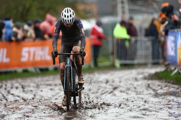 Dutch Puck Pieterse pictured in action during the women s elite race at the World Cup cyclocross cycling event in Dendermonde, Belgium, stage 9 (out of 12) of the UCI World Cup cyclocross competition, Sunday 05 January 2025. DAVIDxPINTENS  x109683756x