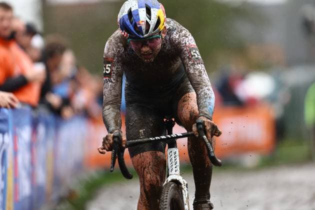 British Zoe Backstedt pictured in action during the women s elite race at the World Cup cyclocross cycling event in Dendermonde, Belgium, stage 9 (out of 12) of the UCI World Cup cyclocross competition, Sunday 05 January 2025. DAVIDxPINTENS  x109683792x