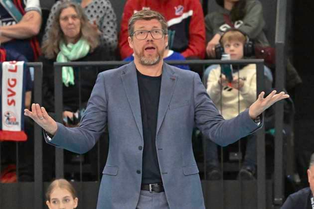 GER; 1.VBL, SVG Lueneburg vs VCO Berlin 05.01.2025, LKH Arena, Lueneburg, GER; 1. VBL, SVG Lueneburg vs VCO Berlin im Bild Trainer Stefan Huebner (Hübner Lueneburg)