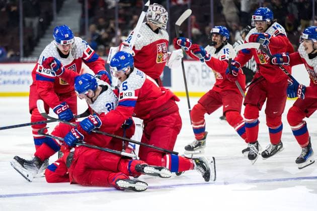 Sport Themen der Woche KW01 Sport Bilder des Tages 250105 Eduard Sale, Jakub Stancl, Adam Jecho, goaltender Michael Hrabal and Adam Jiricek of Czech Republic celebrate scoring a penalty during penalty shootout during the 2025 IIHF World Junior Championship bronze medal game between Sweden and Czech Republic on January 5, 2025 in Ottawa. Photo: Mathias Bergeld BILDBYRAN kod MB MB1048 ishockey Ice hockey, Eishockey jvm junior-vm u20 2025 iihf world junior championship world juniors bronsmatch bronze medal game sverige sweden tjeckien czech republic 11 bbeng jubel  Copyright: MATHIASxBERGELD BB250105MB129