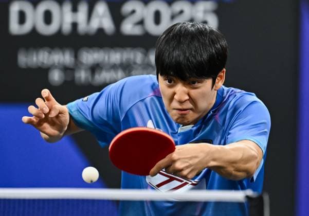 Sport Themen der Woche KW02 Sport Bilder des Tages WTT STAR CONTENDER DOHA 2025 Park Ganghyeon of Korea competes against Mateusz Zalewski of Poland during a men s Table tennis, Tischtennis singles Qualifying Round of WTT Star Contender Doha 2025 at Lusail Sports Arena in Doha, Qatar on January,06,2025. DOHA Qatar Copyright: xNOUSHADx
