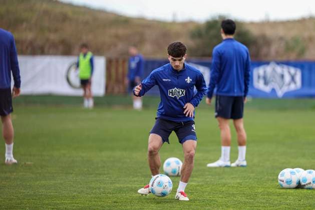 Asaf Arania in Action beim Trainingslager SV Darmstadt 98 - in Valencia, El Saler am 06.01.25 in El Saler, Valencia xamx Foto: Alfio Marino