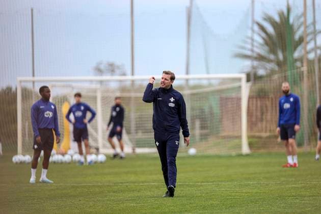 Florian Kohfeldt in Action beim Trainingslager SV Darmstadt 98 - in Valencia, El Saler am 06.01.25 in El Saler, Valencia xamx Foto: Alfio Marino