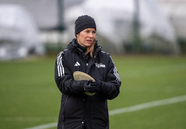 Sport Bilder des Tages Fußball, Frauen, Saison 2024 2025, 2. Bundesliga, 1. FC Union Berlin, Training, Individualtrainerin Marie-Louise Eta (1. FC Union), 07.01. 2025, *** Soccer, Women, Season 2024 2025, 2 Bundesliga, 1 FC Union Berlin, Training, Individual coach Marie Louise Eta 1 FC Union , 07 01 2025, Copyright: xMatthiasxKochx