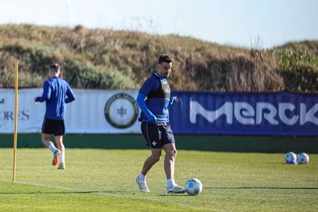 Philipp Förster beim Trainingslager SV Darmstadt 98 - in Valencia, El Saler am 07.01.25 in El Saler, Valencia xamx Foto: Alfio Marino