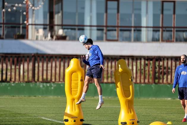 Kopfballtraining im Trainingslager SV Darmstadt 98 - in Valencia, El Saler am 07.01.25 in El Saler, Valencia xamx Foto: Alfio Marino