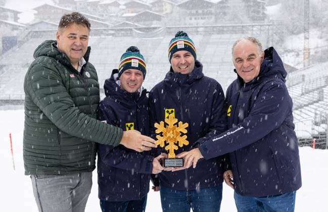Sport Themen der Woche KW02 Sport Bilder des Tages ALPINE SKIING - FIS Ski WC Saalbach 2025 SAALBACH,AUSTRIA,07.JAN.25 - ALPINE SKIING - FIS Alpine World Ski Championships Saalbach 2025, preview, press conference, PK, Pressekonferenz Image shows Wolfgang Breitfuss (TVB Saalbach-Hinterglemm), coordinator Florian Phleps (Saalbach 2025), president Christian Scherer (Ski Austria) and president Bartl Gensbichler (SLSV). Keywords: trophy.  GEPAxpictures xHaraldxSteiner