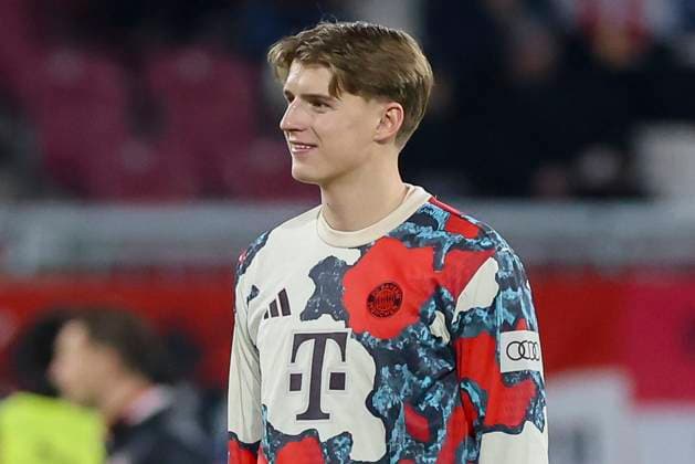 Grayson Dettoni (FC Bayern Muenchen) lacht, Friendly, RB Salzburg v FC Bayern München, Red Bull Arena am 06. January 2025 in Salzburg, Österreich. (Foto von Marco Steinbrenner DeFodi Images) Grayson Dettoni (FC Bayern Muenchen) smiles, Friendly, RB Salzburg v FC Bayern München, Red Bull Arena, January 6, 2025 in Salzburg, Austria. (Photo by Marco Steinbrenner DeFodi Images) Defodi-700_salz_muen_20250106_384 *** Grayson Dettoni FC Bayern Muenchen smiles, Friendly, RB Salzburg v FC Bayern Munich, Red Bull Arena, January 6, 2025 in Salzburg, Austria Photo by Marco Steinbrenner DeFodi Images Grayson Dettoni FC Bayern Muenchen smiles, Friendly, RB Salzburg v FC Bayern Munich, Red Bull Arena, January 6, 2025 in Salzburg, Austria Photo by Marco Steinbrenner DeFodi Images Defodi 700 salz muen 20250106 384 Defodi-700