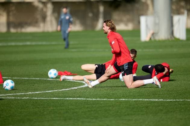 1. FC Kaiserslautern winter training camp in Malta 2025. FC Kaiserslautern soccer players train at the Training Grounds in Ta Qali, Malta, on January 7, 2025. The 2. Bundesliga German team undergoes a week-long winter training camp in Malta starting from January 3, 2025. Rabat Ta Qali Malta  Copyright: xDomenicxAquilinax originalFilename:aquilina-1fckaise250107_np8aU.jpg