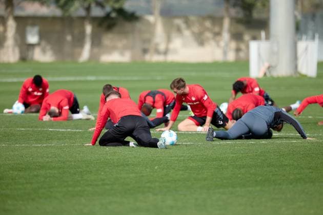 1. FC Kaiserslautern winter training camp in Malta 2025. FC Kaiserslautern soccer players train at the Training Grounds in Ta Qali, Malta, on January 7, 2025. The 2. Bundesliga German team undergoes a week-long winter training camp in Malta starting from January 3, 2025. Rabat Ta Qali Malta  Copyright: xDomenicxAquilinax originalFilename:aquilina-1fckaise250107_npIfv.jpg